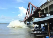 Ponte de acesso ao trapiche do Mercado de Peixe